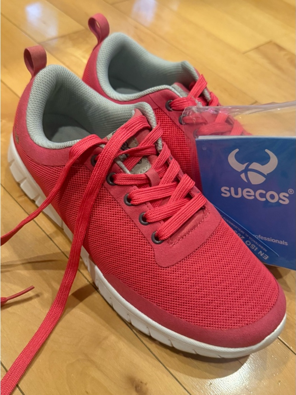 NEW - Suecos Women's Coral Lace-Up Mesh Sneakers